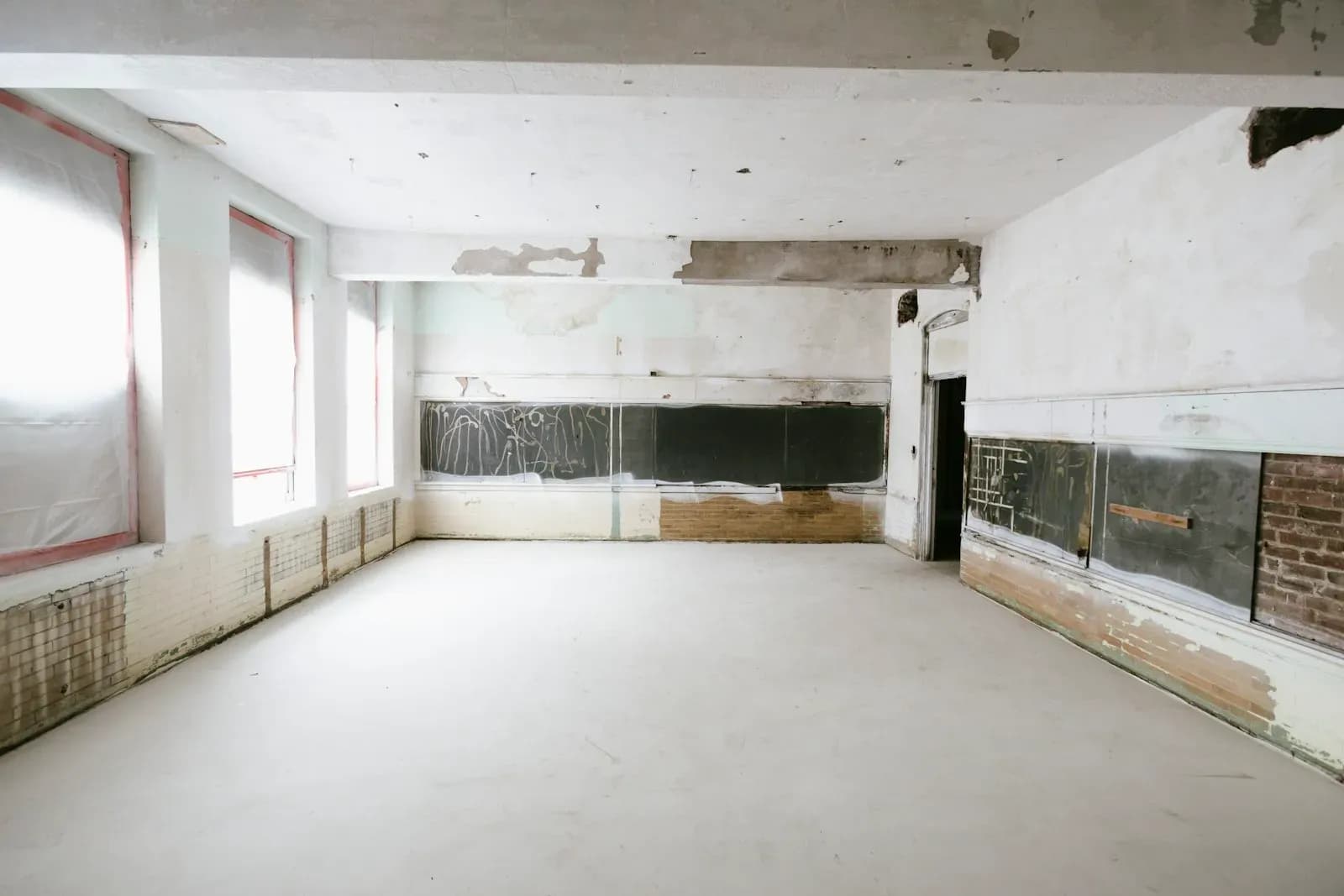 Wyburzenia i skuwanie pod kompleksowy remont